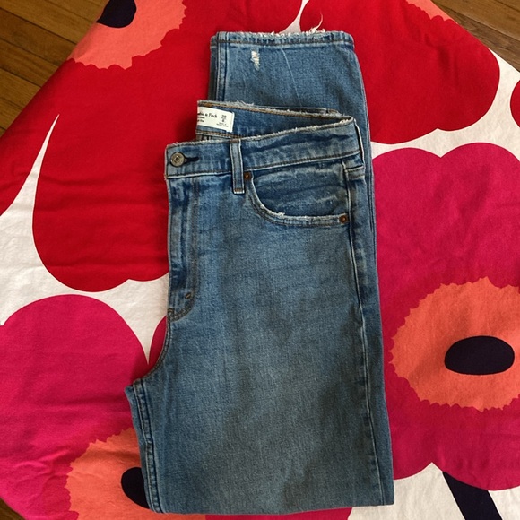 Abercrombie & Fitch The Mom High Rise Jean Sz 29 Straight Leg Frayed Hem Grunge - Picture 4 of 16